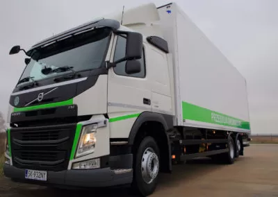 Spojler do dostawczego auta volvo