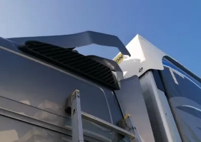 produkcją spojlerów, podwyższeń dachowych, kabin sypialnych