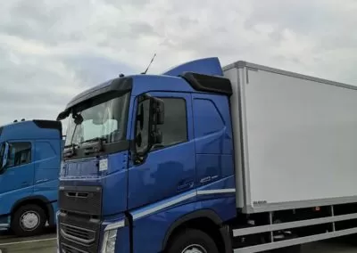 produkcją spojlerów, kurtyn międzyosiowych, kabin sypialnych