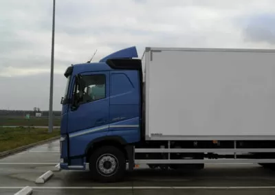 produkcją spojlerów, podwyższeń dachowych, kabin sypialnych