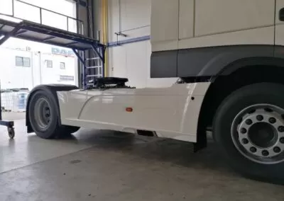 Lamirs inter-axis curtain