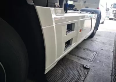 Lamirs man side curtain